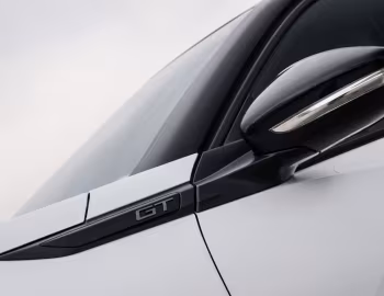 Peugeot 2008 GT Hybrid Turbo 200 [Latam] '2025–pr.