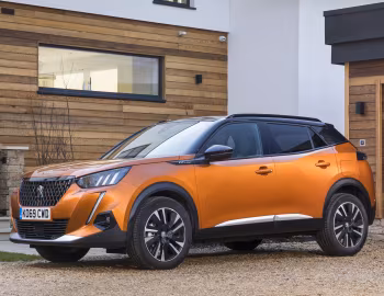 Peugeot 2008 GT Line [UK-spec] '2020–23