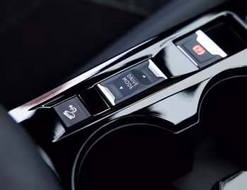 Interior Peugeot 2008 GT Line [Japan] '2020–23
