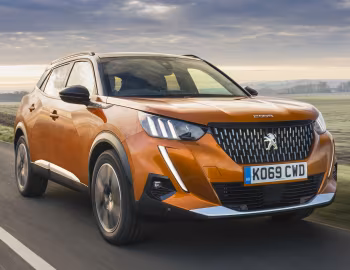 Peugeot 2008 GT Line [UK-spec] '2020–23
