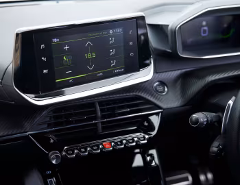 Interior Peugeot 2008 GT Line [Japan] '2020–23