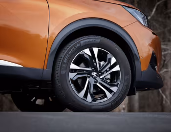 Peugeot 2008 GT Line [Japan] '2020–23