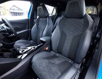 Interior Peugeot 2008 GT Line [Japan] '2020–23