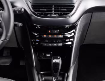 Interior Peugeot 2008 "Style" [Latam] '2022–23