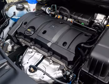 Under The Hood Peugeot 2008 "Style" [Latam] '2022–23