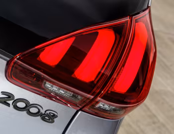 Peugeot 2008 "Style" [Latam] '2022–23