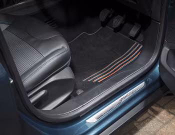 Peugeot 2008 "Urban Cross" [UK-spec] '2015–16