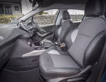 Interior Peugeot 2008 "Urban Cross" [UK-spec] '2015–16