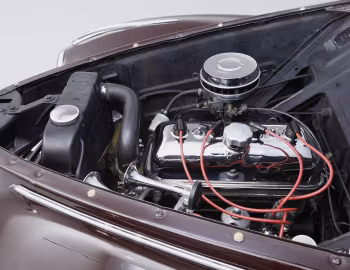 Sob o capô Peugeot 203 Coupe '1952–54