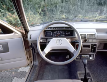 Interior Peugeot 205 5-door [Worldwide] '1983–90