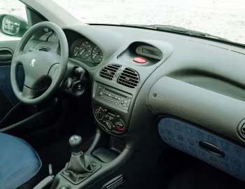 Interior Peugeot 206 3-door HDi éco 70 [Worldwide] '2002–03