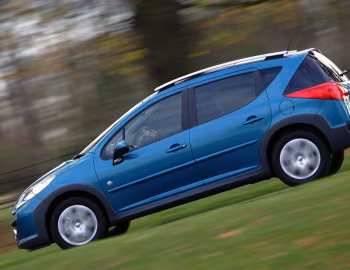 Peugeot 207 SW Outdoor [UK-spec] '2007–09