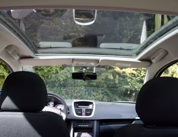Interior Peugeot 207 "Urban Move" '2009–11