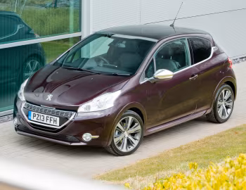 Peugeot 208 XY [UK-spec] (A9) '2013–15