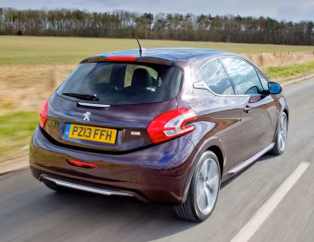 Peugeot 208 XY [UK-spec] (A9) '2013–15