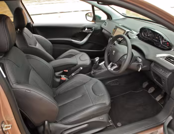 Interior Peugeot 208 3-door [UK-spec] (A9) '2012–15