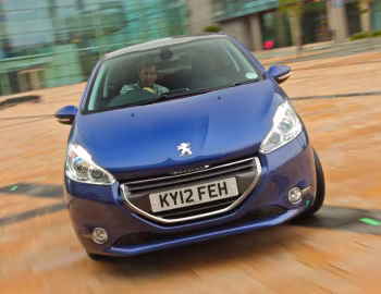 Peugeot 208 3-door [UK-spec] (A9) '2012–15