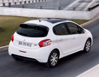 Peugeot 208 5-door [Worldwide] (A9) '2012–15