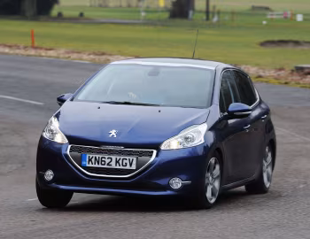 Peugeot 208 5-door [UK-spec] (A9) '2012–15