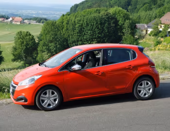 Peugeot 208 5-door [Worldwide] (A9) '2015–19