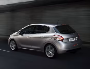 Peugeot 208 5-door [Worldwide] (A9) '2012–15