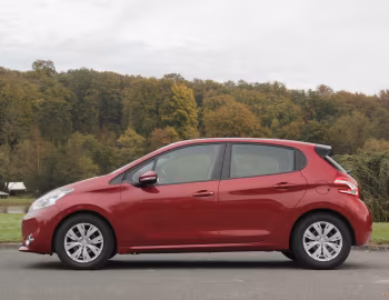 Peugeot 208 5-door [Worldwide] (A9) '2012–15