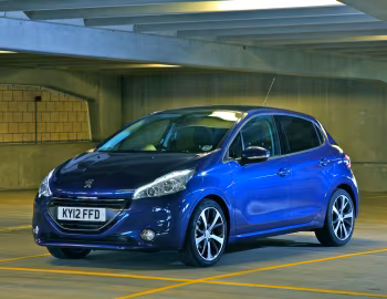 Peugeot 208 5-door [UK-spec] (A9) '2012–15