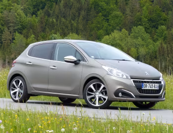 Peugeot 208 5-door [Worldwide] (A9) '2015–19