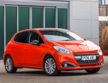 Peugeot 208 5-door [UK-spec] (A9) '2015–19