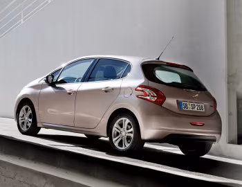 Peugeot 208 5-door [Worldwide] (A9) '2012–15