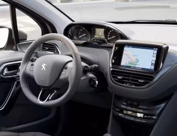 Painel frontal Peugeot 208 5-door [Worldwide] (A9) '2012–15