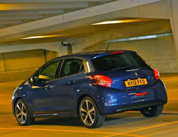 Peugeot 208 5-door [UK-spec] (A9) '2012–15