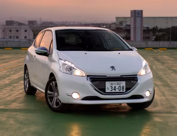 Peugeot 208 Allure 3-door [Japan] (A9) '11.2012–10.2015