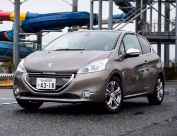Peugeot 208 Allure 3-door [Japan] (A9) '11.2012–10.2015