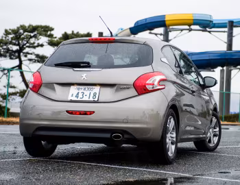 Peugeot 208 Allure 3-door [Japan] (A9) '11.2012–10.2015