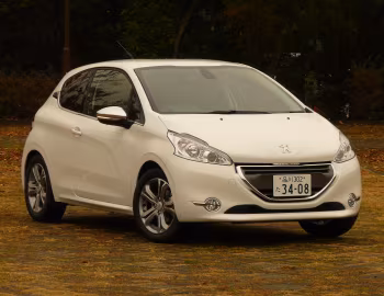 Peugeot 208 Allure 3-door [Japan] (A9) '11.2012–10.2015