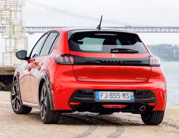 Peugeot 208 GT Line [Worldwide] '2019–23