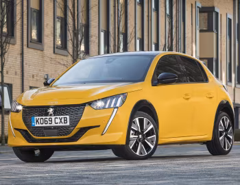 Peugeot 208 GT Line [UK-spec] '2019–23
