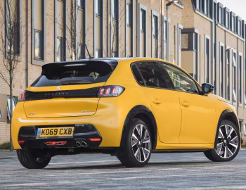 Peugeot 208 GT Line [UK-spec] '2019–23
