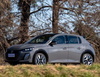 Peugeot 208 GT Turbo 200 [Latam] '2024–н.ч.
