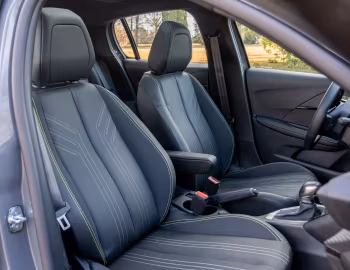 Інтер'єр Peugeot 208 GT Turbo 200 [Latam] '2024–н.ч.