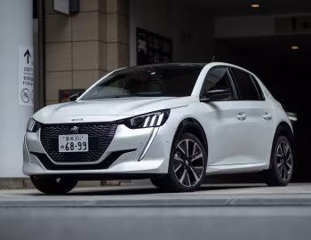 Peugeot 208 GT Line [Japan] '2020–23