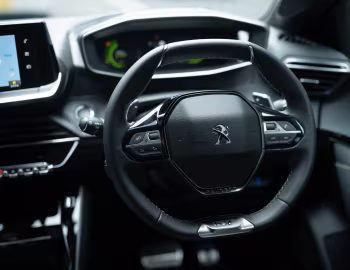 Painel frontal Peugeot 208 GT Line [Japan] '2020–23