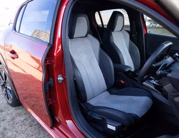 Interior Peugeot 208 GT Line [Japan] '2020–23