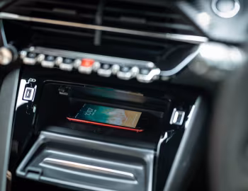 Interior Peugeot 208 GT Line [Japan] '2020–23