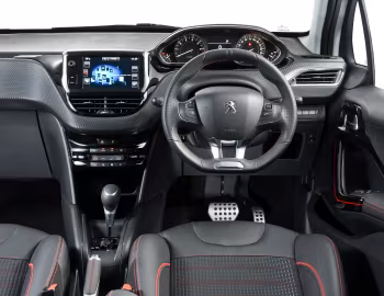 Painel frontal Peugeot 208 GT Line [South Africa] '2015–19