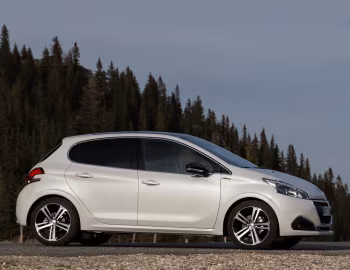Peugeot 208 GT Line [Worldwide] (A9) '2015–19