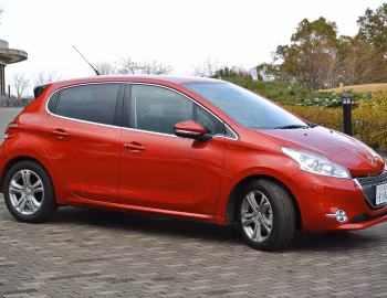Peugeot 208 Premium 5-door [Japan] (A9) '11.2012–10.2015