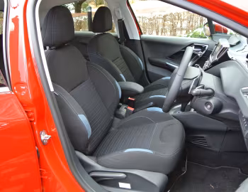Interior Peugeot 208 Premium 5-door [Japan] (A9) '11.2012–10.2015