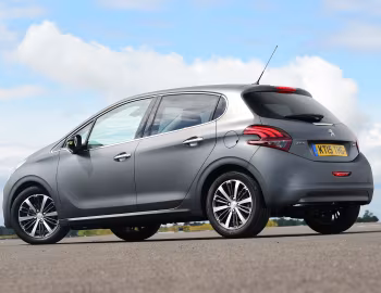 Peugeot 208 "XS Lime" 5-door [UK-spec] (A9) '03–08.2016